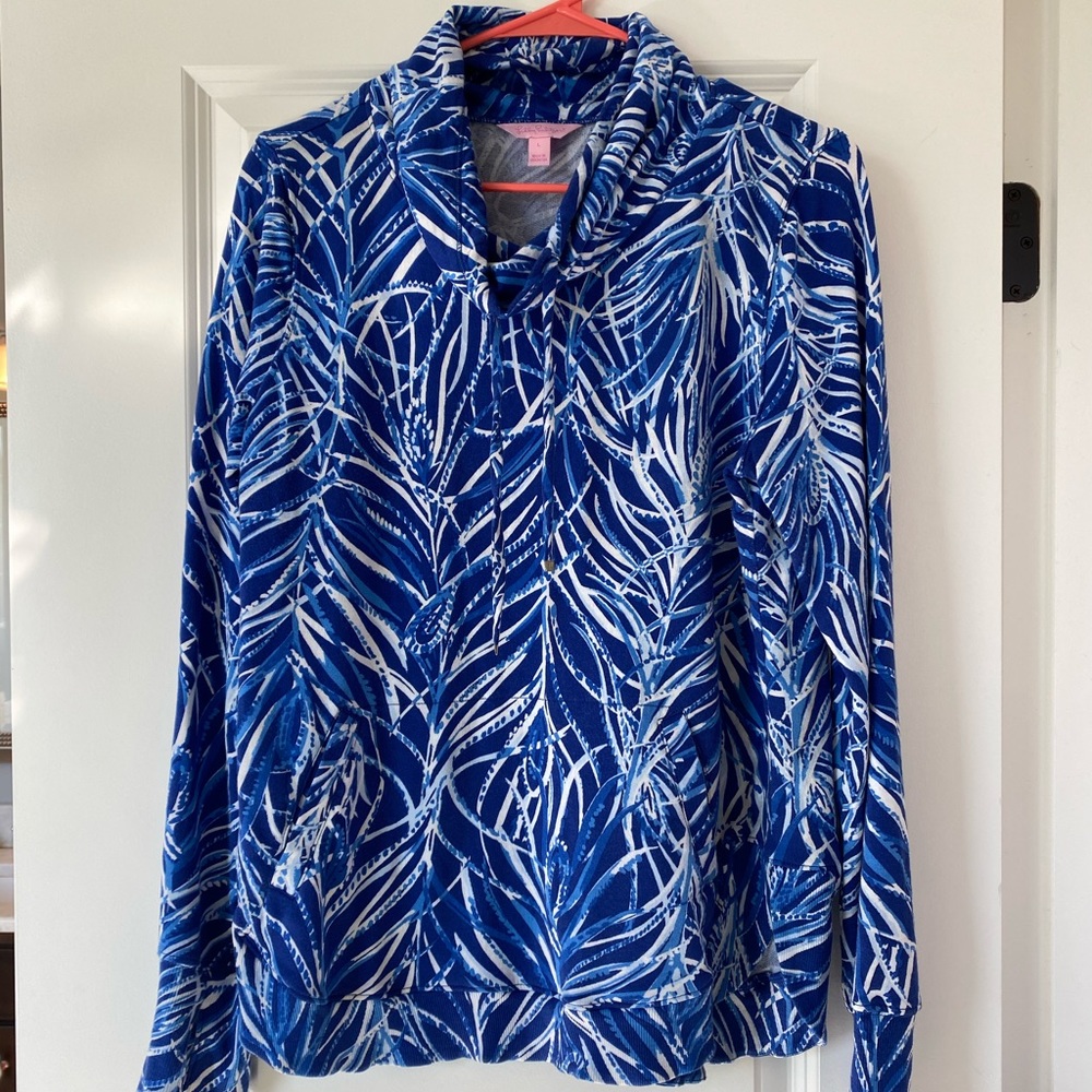 EUC Lilly pullover